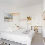 Holiday home L'hirondelle *